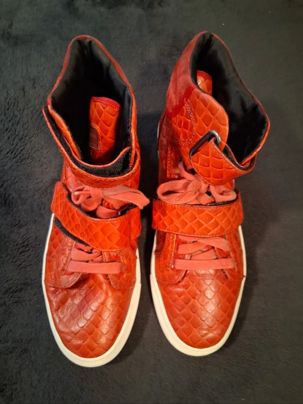 Android Homme High-Top Sneakers in Red with Textured Scale Pattern